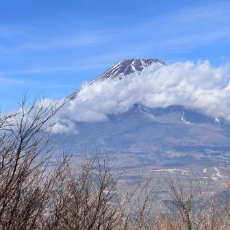 雲が襟巻きみたい