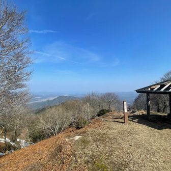 山頂は見晴らしいいです