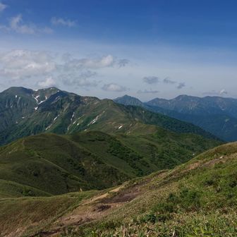 谷川岳へと馬蹄形の道が続く😃
長い距離を歩くんだから😅やる人は凄いよ👏