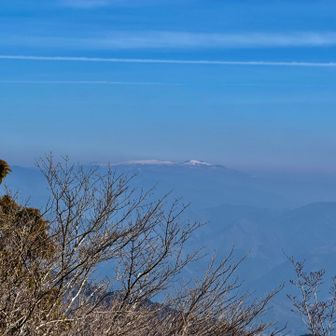 山頂より氷ノ山
