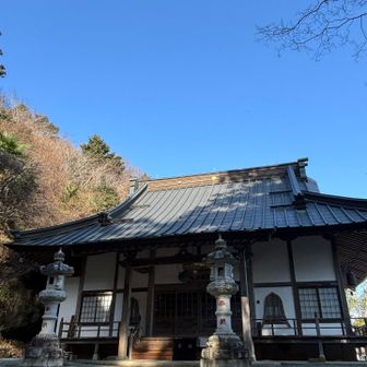 石老山の山岳信仰・修験道の拠点として栄え、修行僧や参詣者が行き交った山寺です。