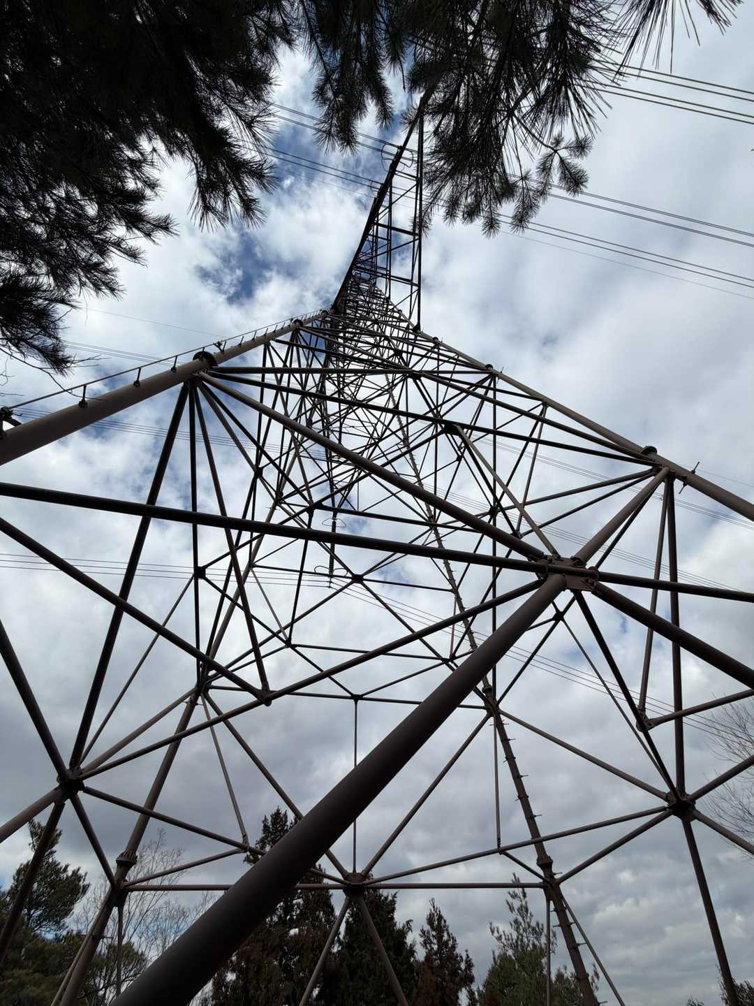 けっこう凄い場所に建ってます