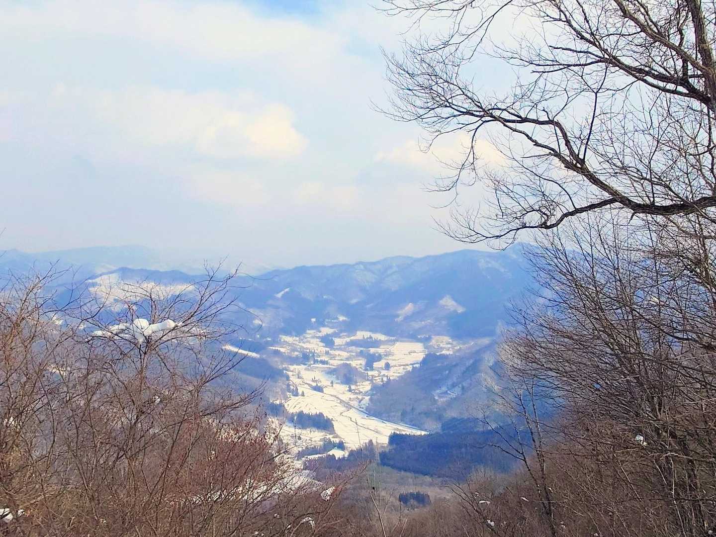 早池峰山🗻も見えませんが
この里山の風景が好きです。