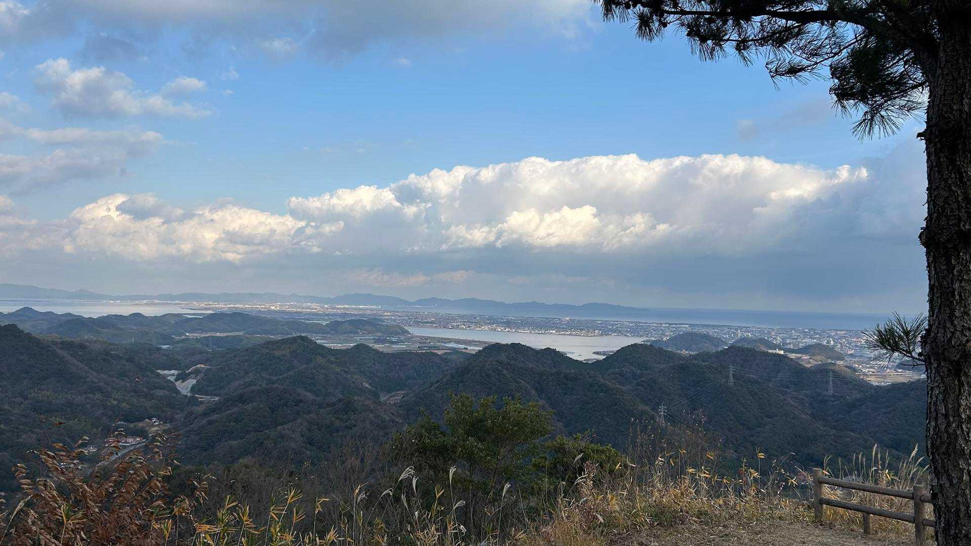 要害山山頂に着いたぁ