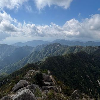 鎌尾根につながる入道ヶ岳⛰️
今年中に行けるかな🤔