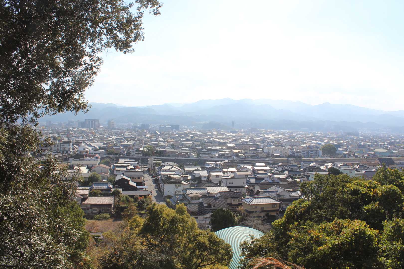 山頂から。お城からどんな景色が昔は見えたんだろう。。
