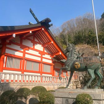 青空と朱色が映える✨