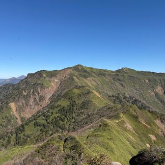 剣ヶ峰からの武尊山