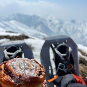 お祝いにシナモンロールでカフェタイム♪☕️