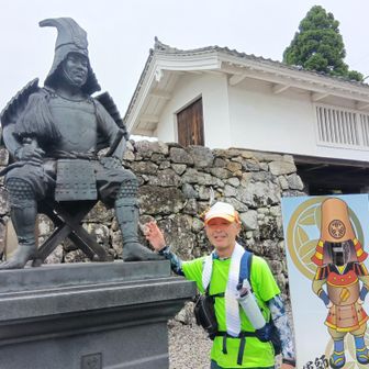 岩手小学校の正門です
立派な正門だこと🤩
半兵衛と並んで
パチリンコ😝