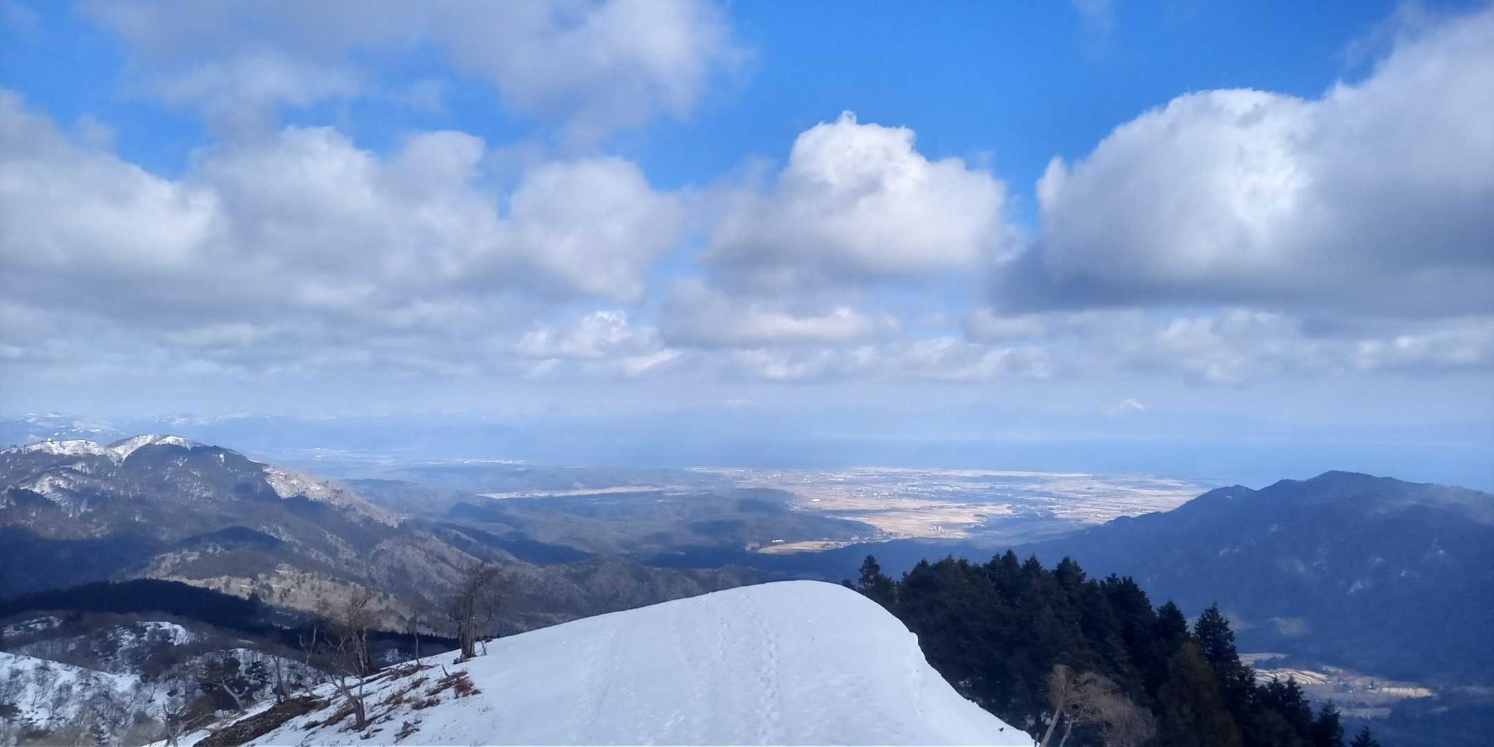 雪の稜線は美しい❄️