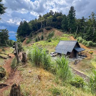 
で❣️
下山はスイスイと（ツレは 相変わらず過酷な試練の下山やったらしい😁）太尾登山口に❣️

…ってコトで❗️
レンジャーは明日は朝から四国にキャンプ出発🚙。。。
台風の影響無いとえ〜ねんけどね
まっ！色んな天候があって 大自然❣️
結局 どんな季節 天候でも楽しんだもん勝ちやんな👍

じゃ❣️
今週は この辺でぇ〜
