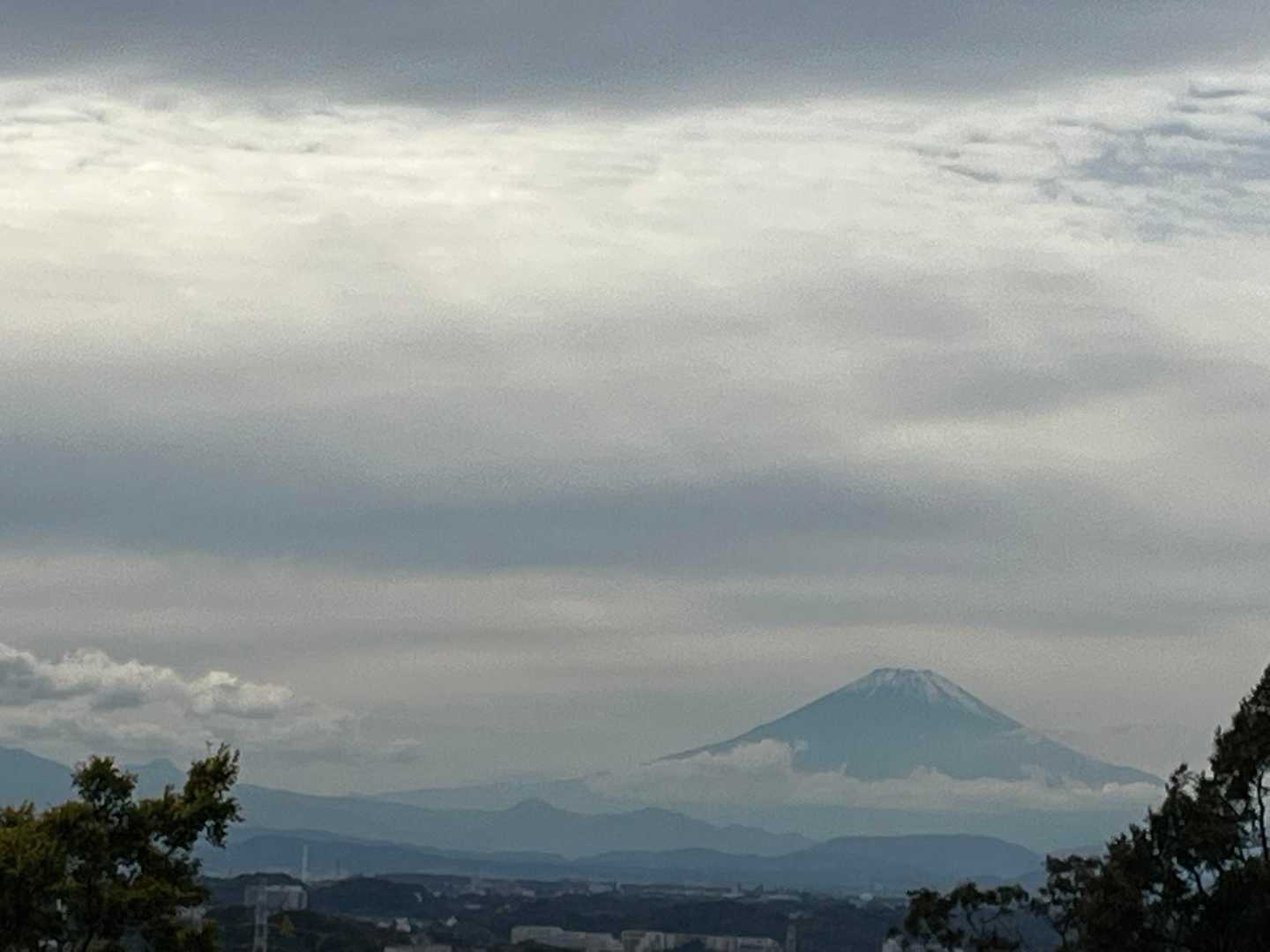 おぉー、富士山🗻
天気予報と反して曇りだったので期待していなかったのです。