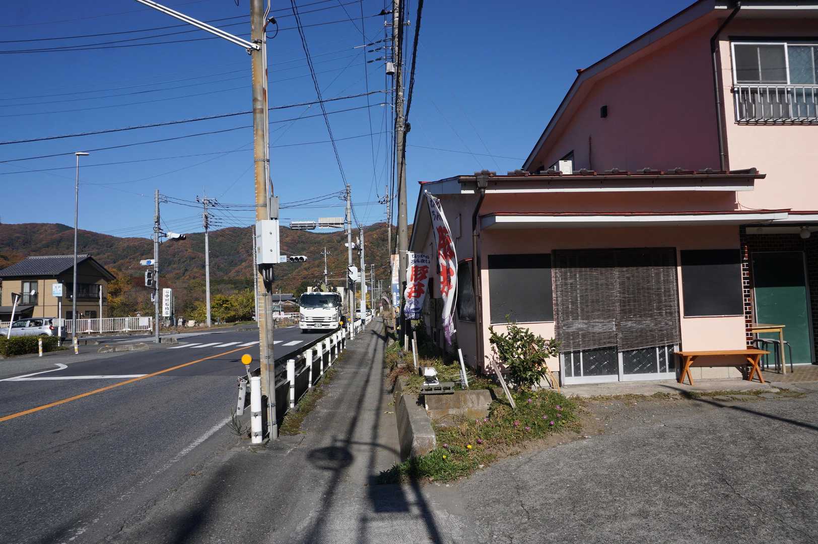 下山なのに何度か登り返しを繰り返してやっと下山…そして今日、こっち周りを選んだ最大の理由…