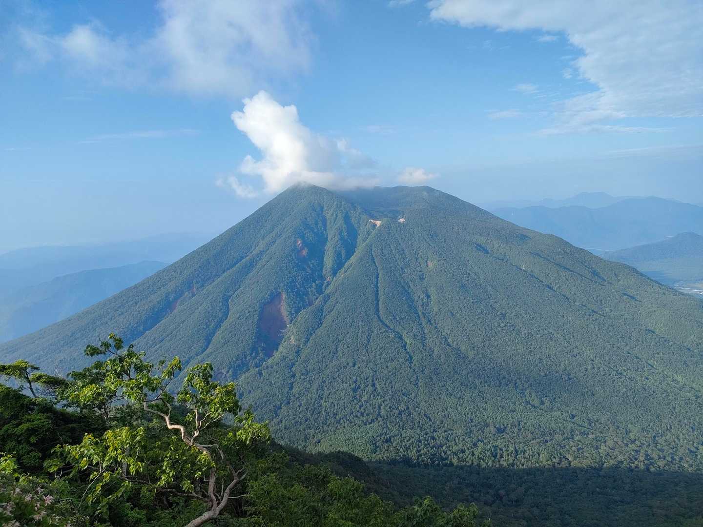 梵字飯場跡-志津峠-大真名子山-小真名子山-富士見峠-女峰 周回コースの写真