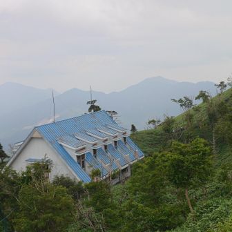 可愛い一之森山小屋。