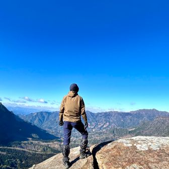 鹿川を見下ろす