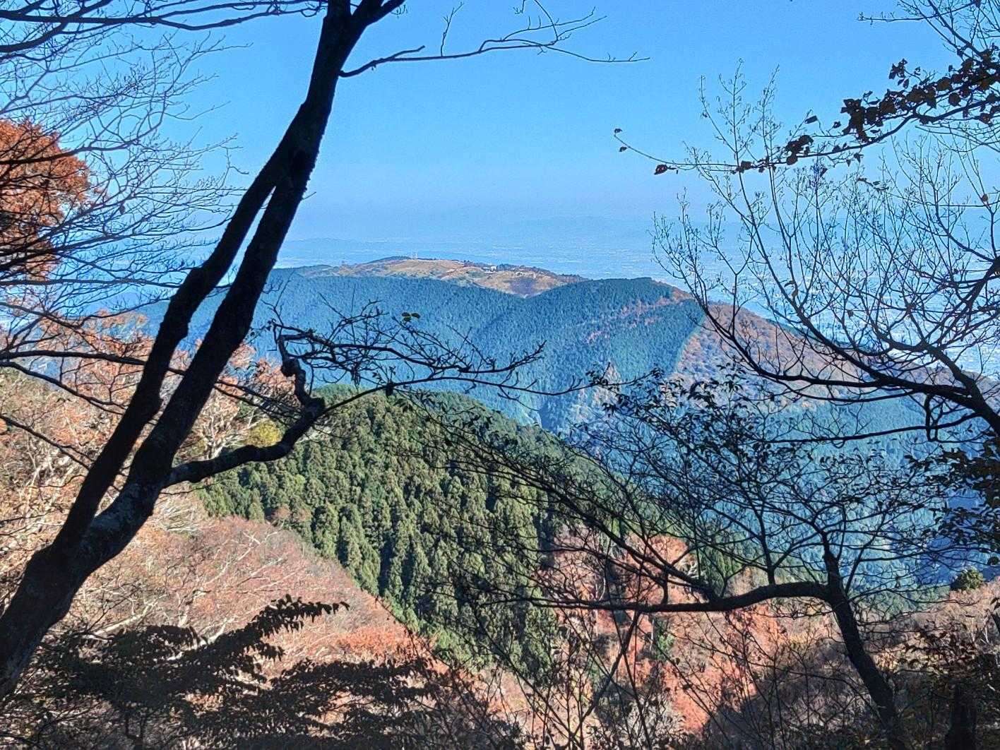 めちゃ近くに見えるよ
赤い🟥葛城山👀

