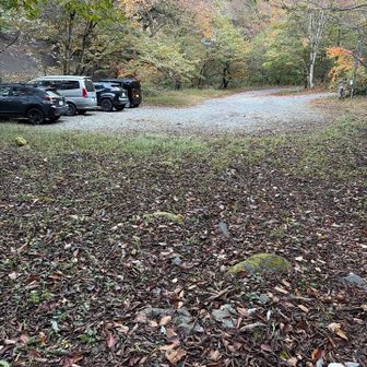 金湯館手前の駐車場