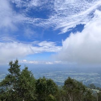 山並みは霧の中