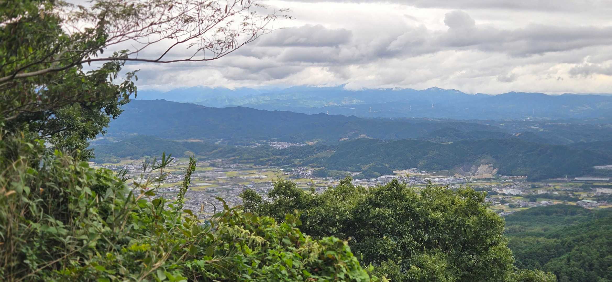 葛城ロープウェイ前バス停-葛城登山口駅-大和葛城山 往復コースの写真
