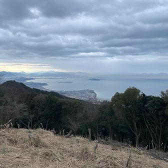 下関、北九州市の眺め　街がすぐそこで車や電車の音、船の汽笛まで聞こえる