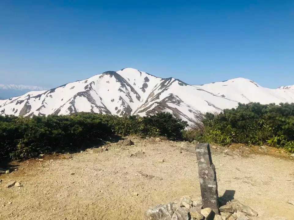 小朝日岳の写真