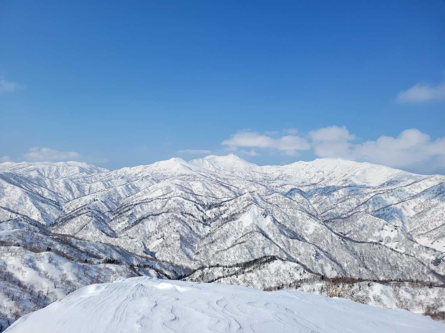 泥ノ木山から積丹岳を望む👀
