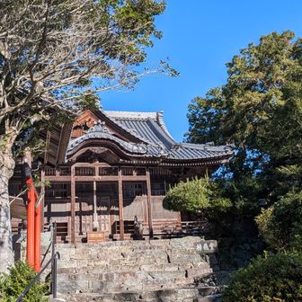 伊崎寺本堂
右手を下ると、棹飛堂へ