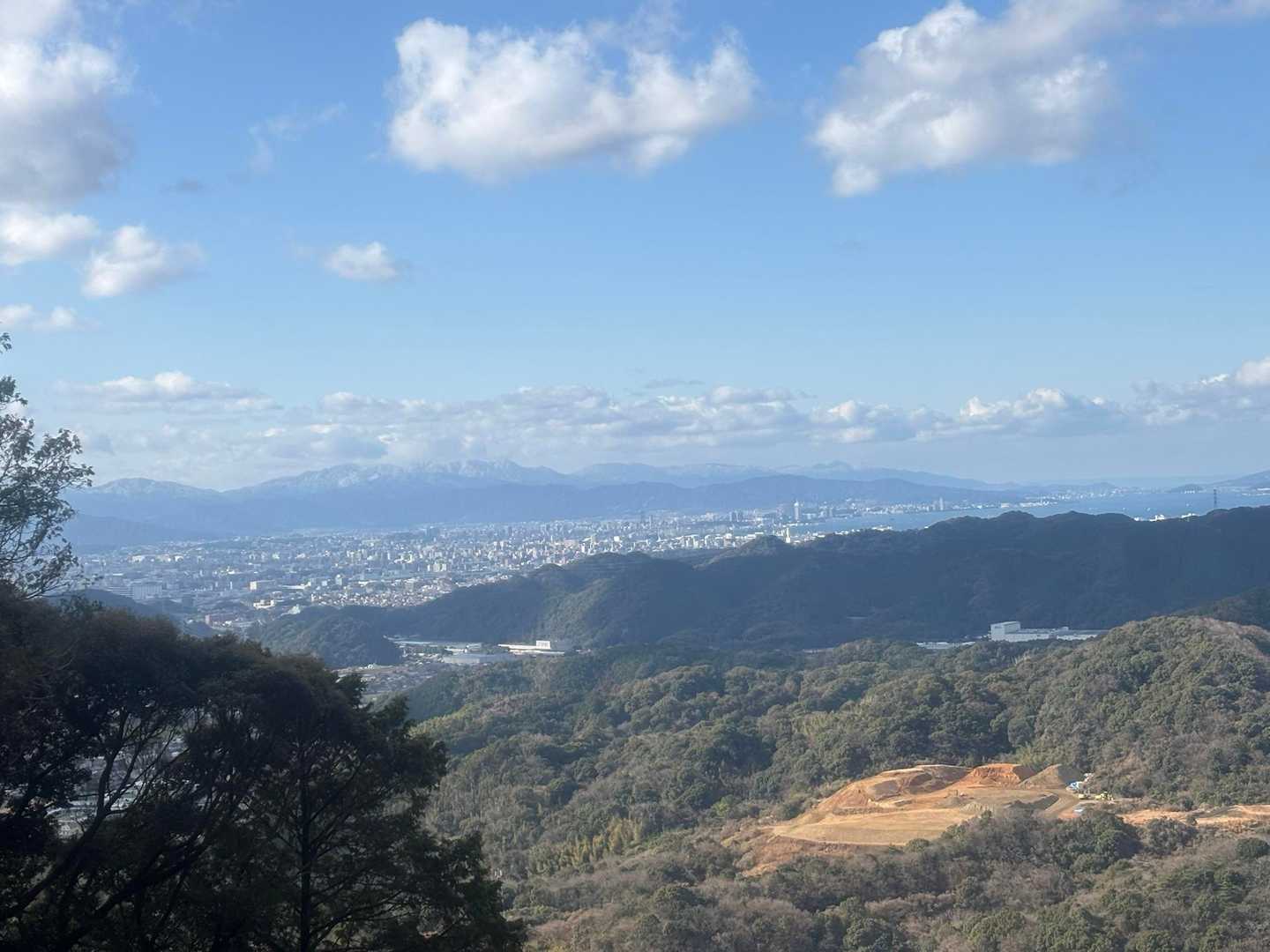 遠くは白く雪景色❄️の脊振山系まで
綺麗にみえます🤩