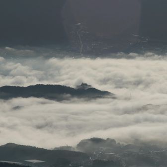 雲海に浮かぶ苗木城