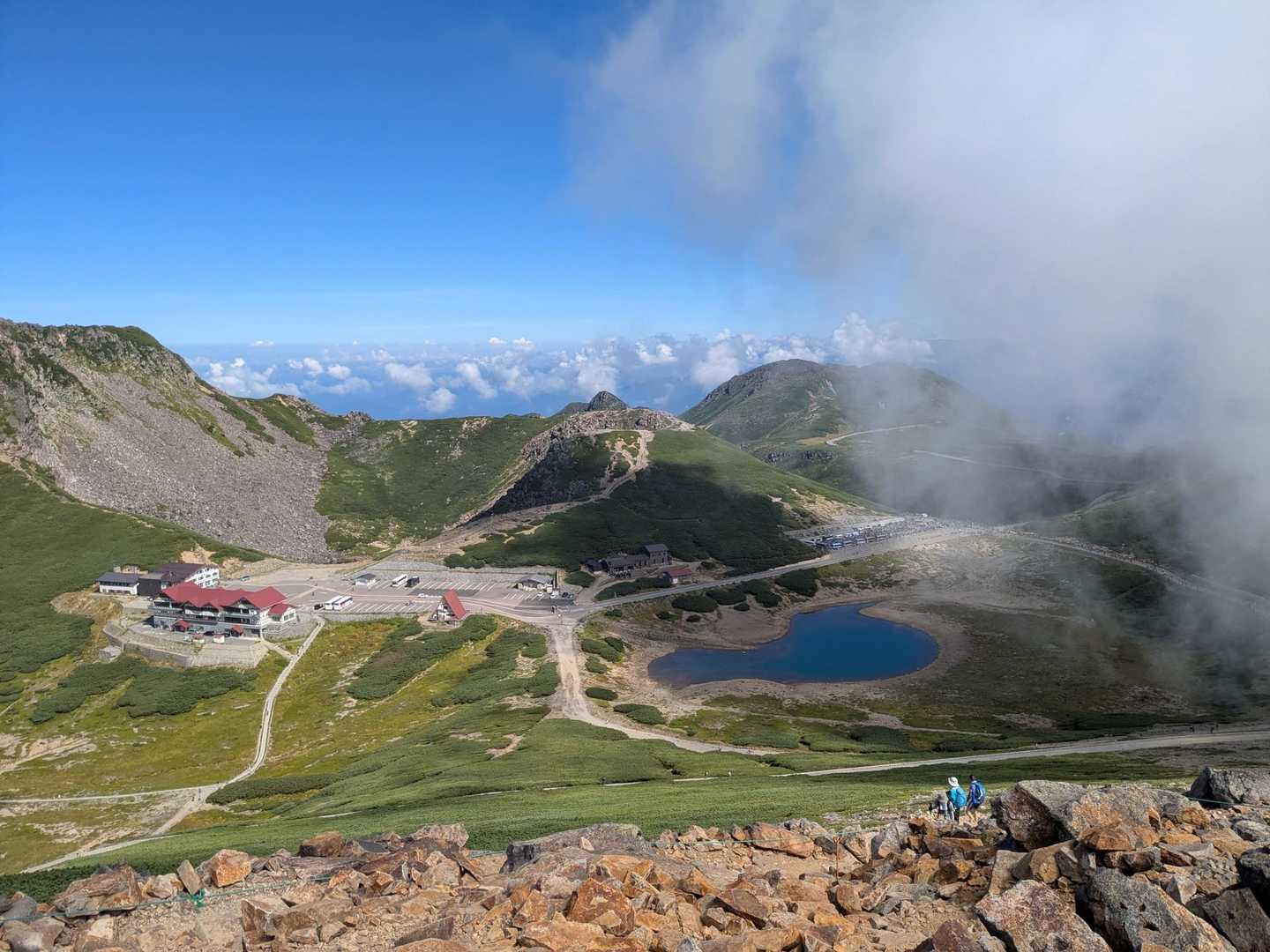 乗鞍岳（畳平） | 最短距離の3,000m峰は、雲上の花園や神秘の火口湖も魅力の写真