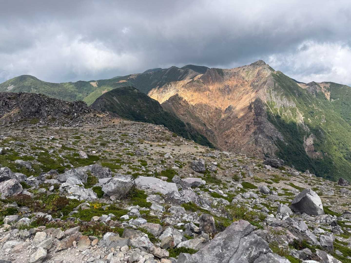 生きている山の荒々しさを感じます⛰️