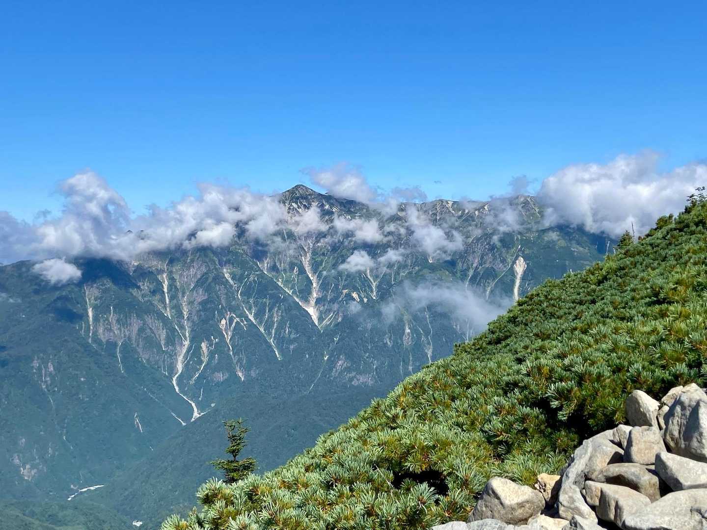 西穂独標往復 | 穂高連峰入門の岩峰ながら、北アルプスの名峰や上高地の絶景展望台の写真