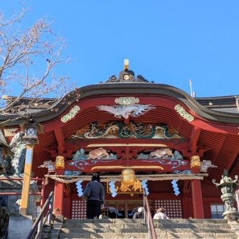 紅葉も終わってるせいか、御岳山も空いている。

何か今日はすこぶる快調だったので、このまま大岳山まで行って奥多摩駅下山も行けたかもと途中で思いつつ。頭の中はもうつるつる温泉なので予定どおり日の出山に。