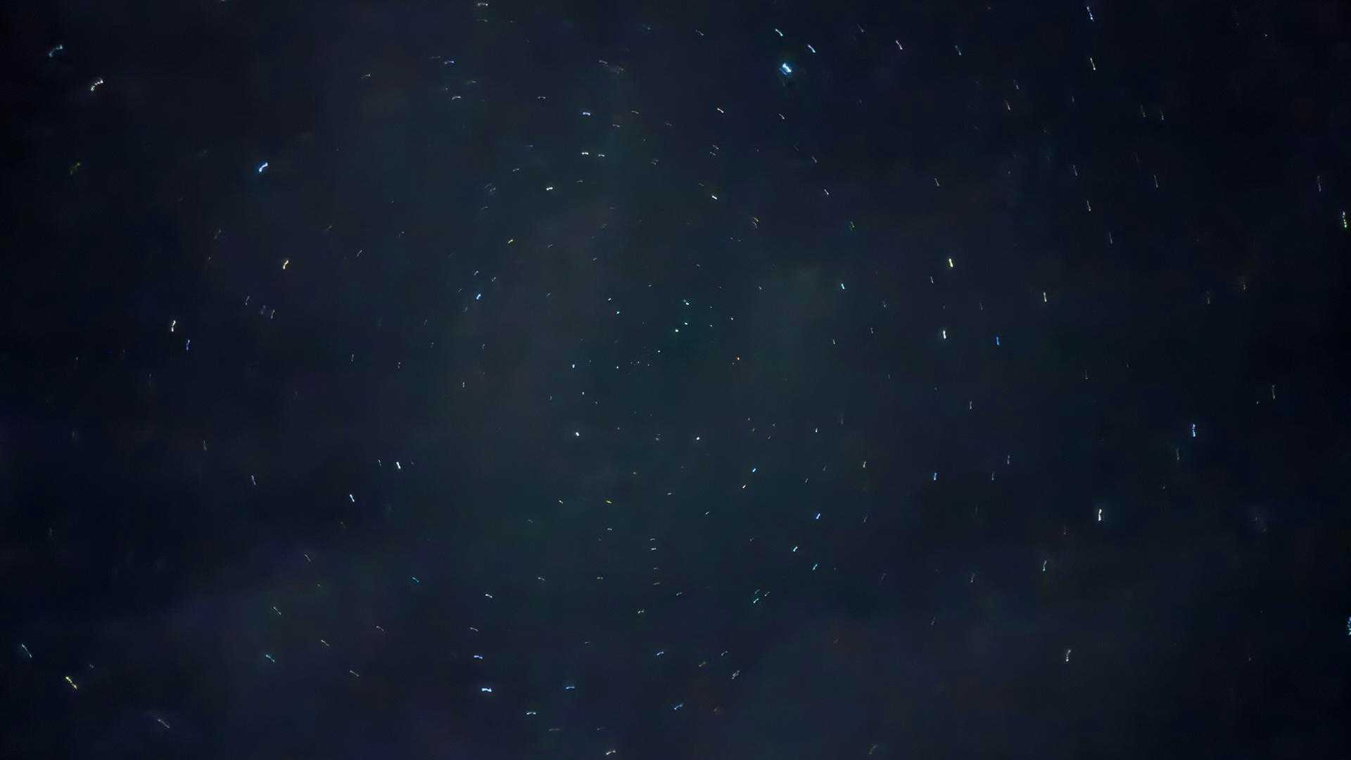 誰もいないシーンとした中、しばし夜空を見続けた