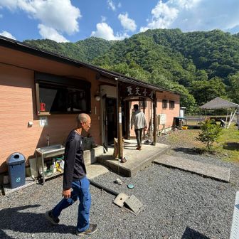 聖光小屋開いてました！
ジュース各種500円、ビール700円、アイス500円でした…