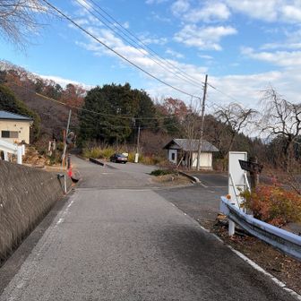 ここの駐車場、トイレを使う人が多いみたいですね
今日はここからアスミチで行かず、初のルート桜峠を目指す登りを選択⛰️