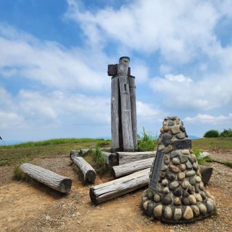 ⛰️鉢伏山
山頂は24℃でもその割に涼しくない…
陰が欲しい