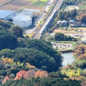 山陽新幹線🚅が⇒博多駅へと⤵…
＊西側も開けた眺望になりそう～✌