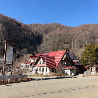 ペンションすずらん(昆虫園は奥の方)