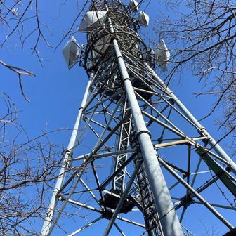 秘密基地㊙️の横をせっせと下り