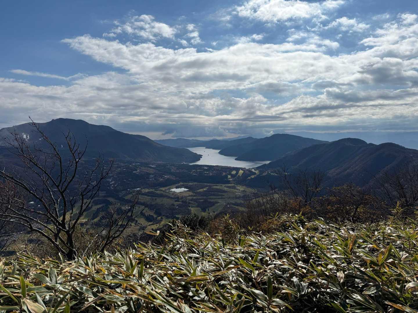 乙女峠登山口-乙女峠-丸岳-長尾峠-湖尻峠-三国山-山伏峠 縦走コースの写真