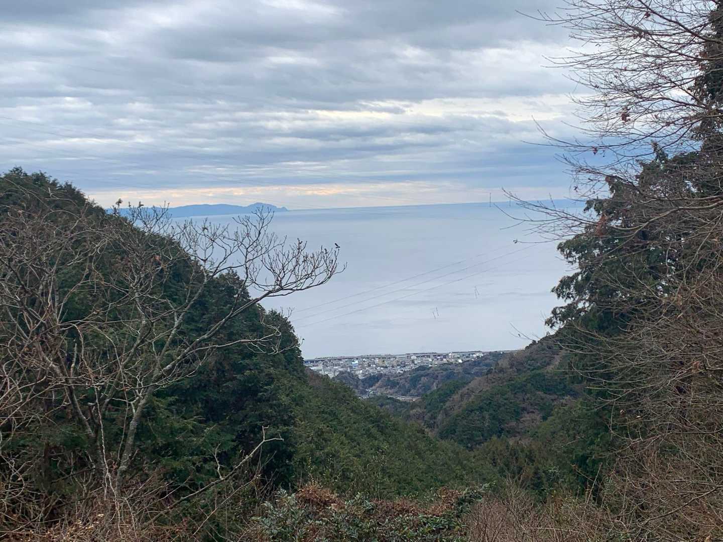 林道を駐車場に向けて戻る途中にも景色の良いところがあります♪