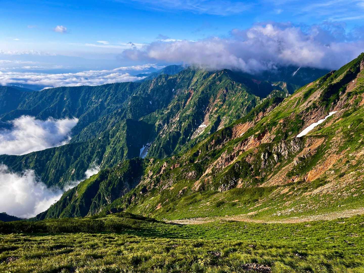 八方山-扇雪渓-丸山ケルン-唐松岳-不帰嶮-天狗の頭-猿倉 縦走コースの写真