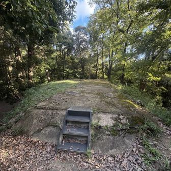 城址です
🈁が烏帽子形山のピークぽい☑️
表示なし
公園だからね
