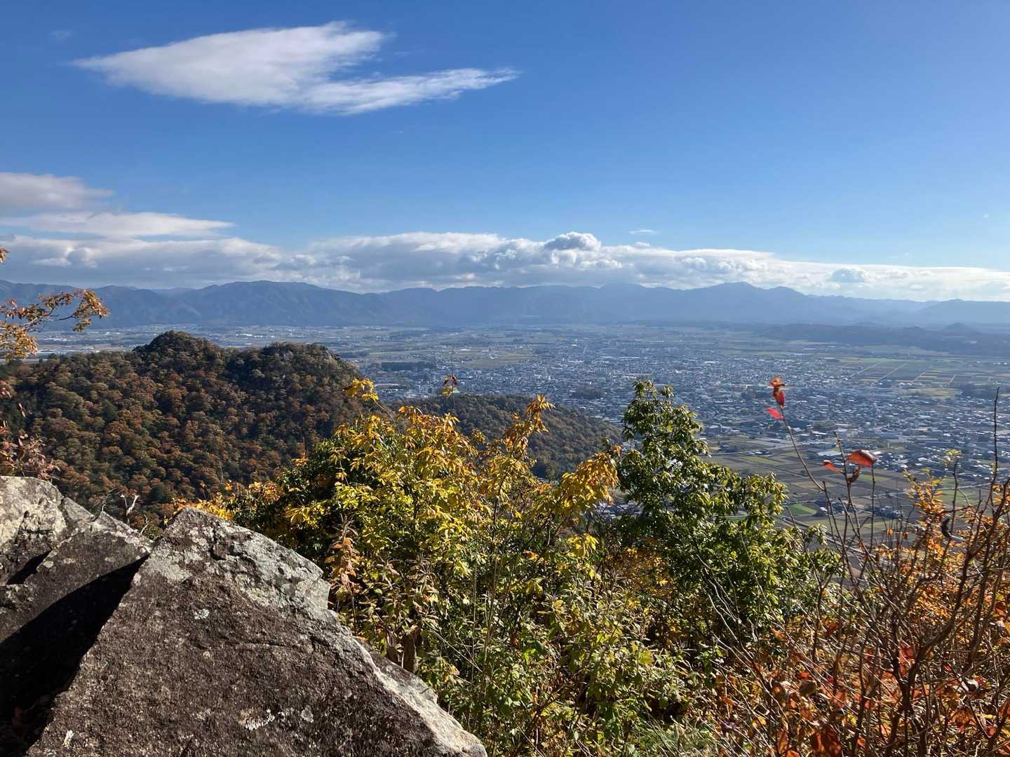 こちらは鈴鹿の山々。
