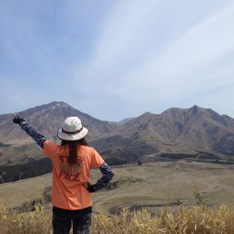 烏帽子岳と御竈山を背景に
