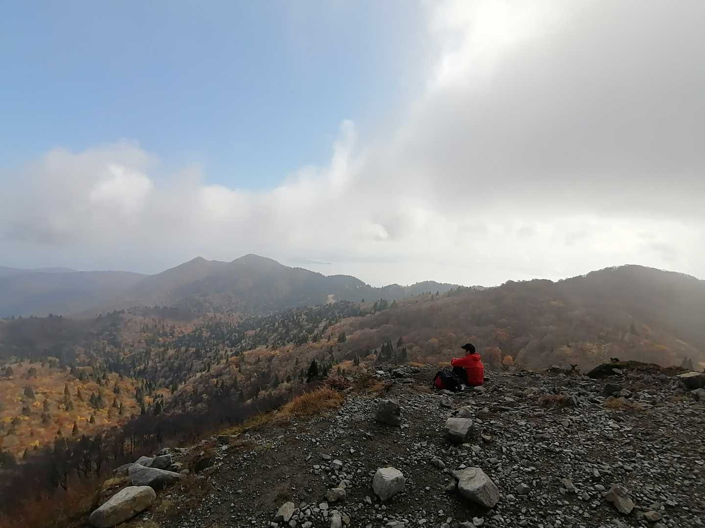 山頂の広場