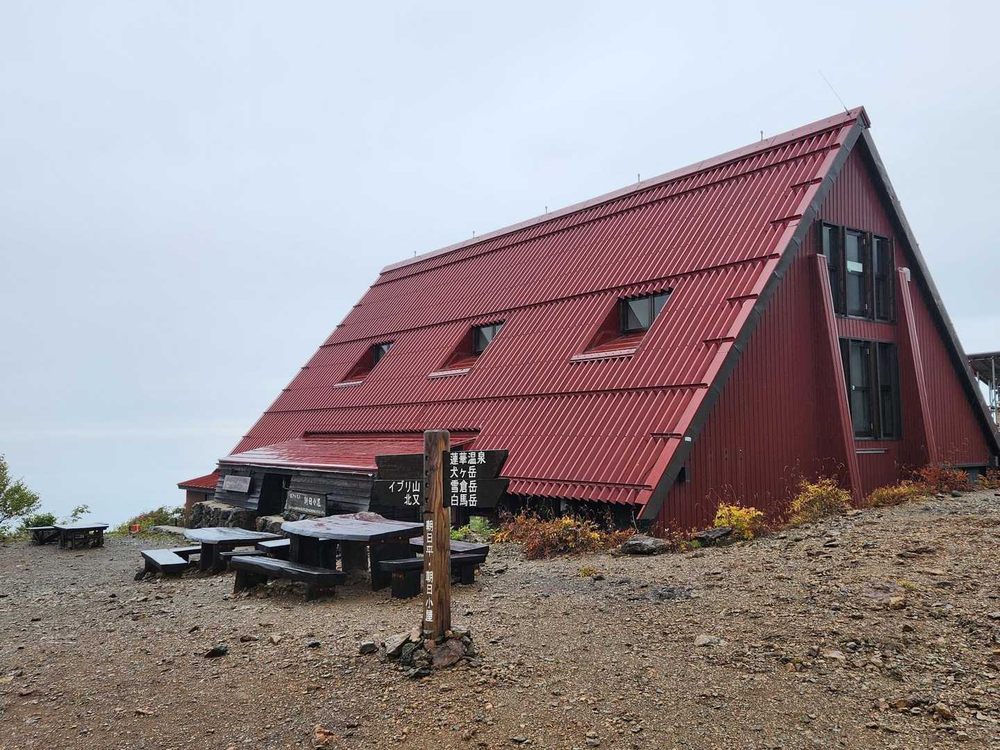 三角屋根のかわいい小屋です🔺️
